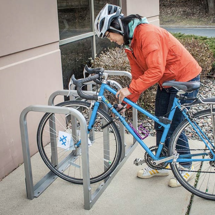 Bike parking top lock